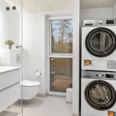 2 Bedroom Pet Friendly In Vemb