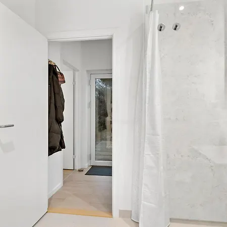 2 Bedroom Pet Friendly In *