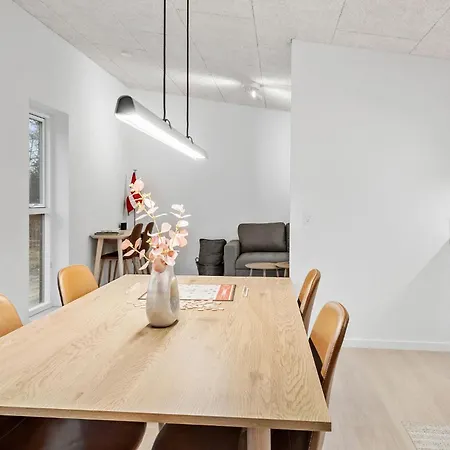 2 Bedroom Pet Friendly In * Vemb