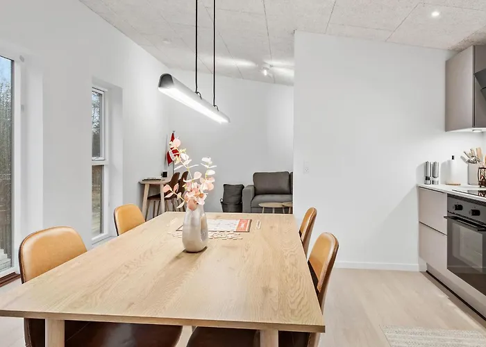 2 Bedroom Pet Friendly In * Vemb